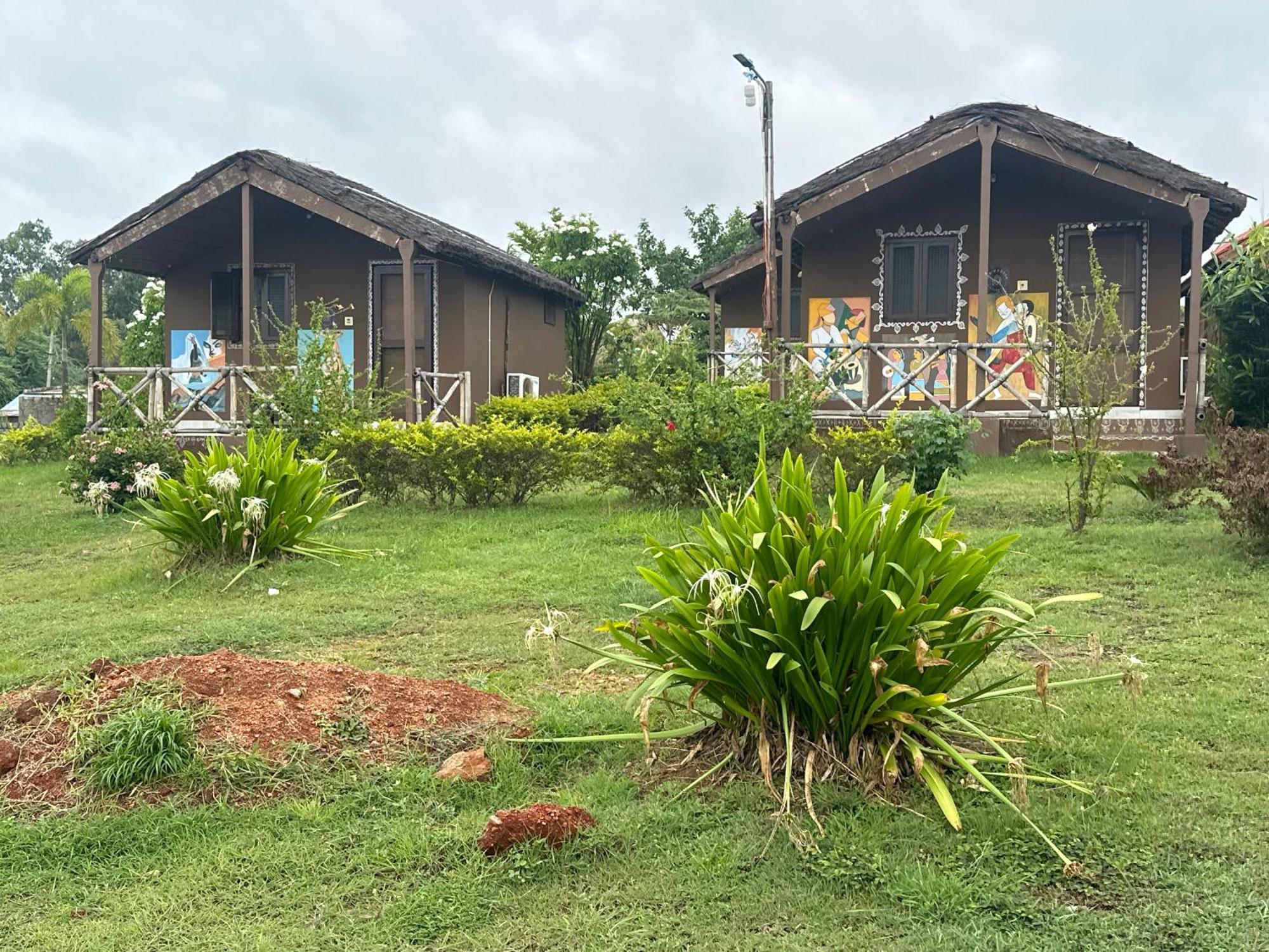 Leo Wooden Resorts Hampi Exteriör bild