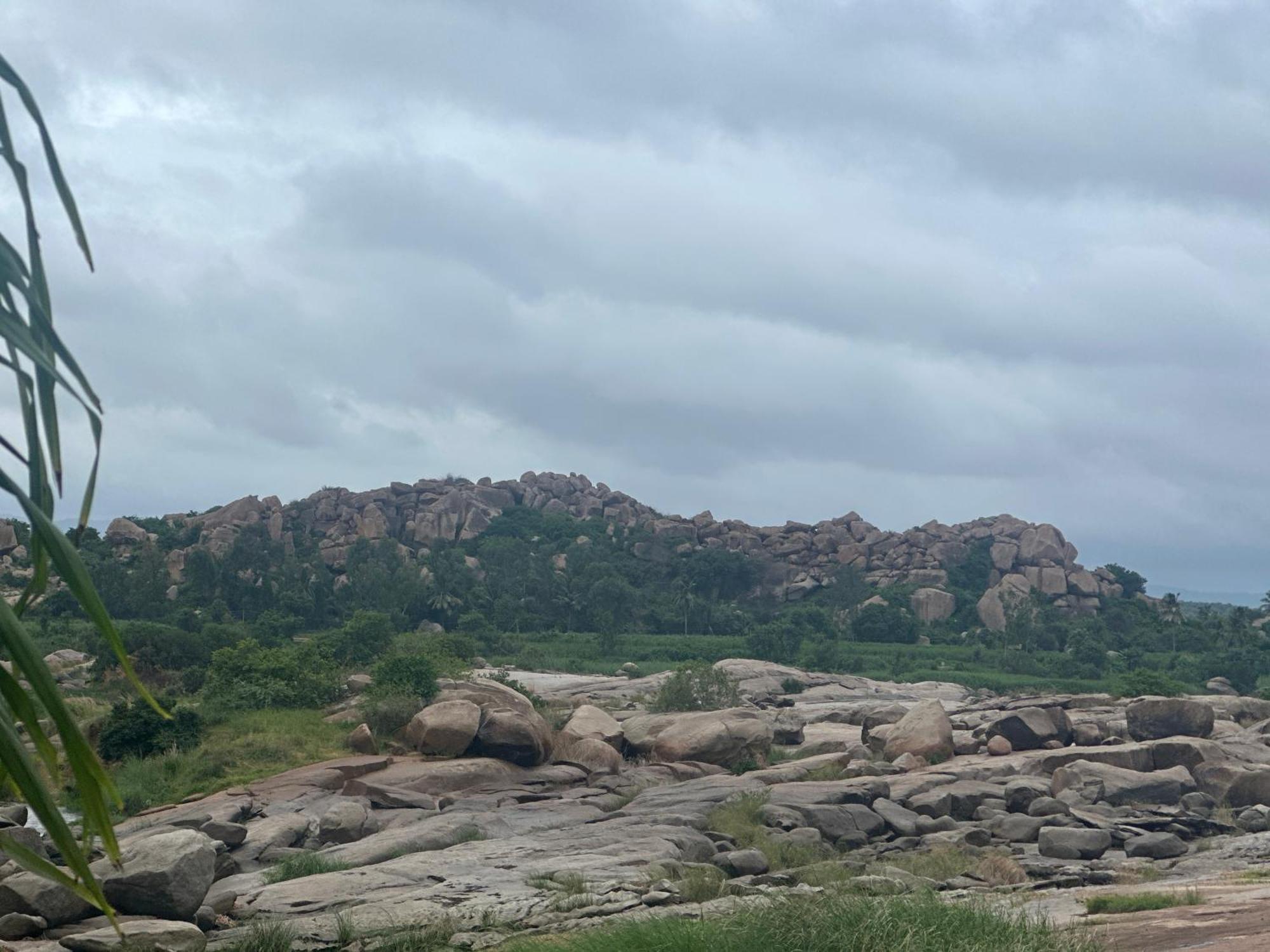 Leo Wooden Resorts Hampi Exteriör bild